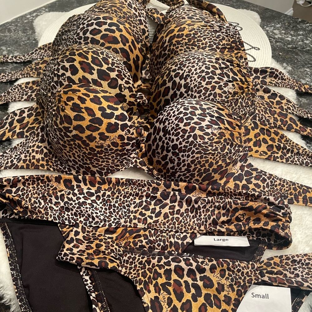 Victoria’s Secret bikini push up bombshell see all sizes and S or M bottoms